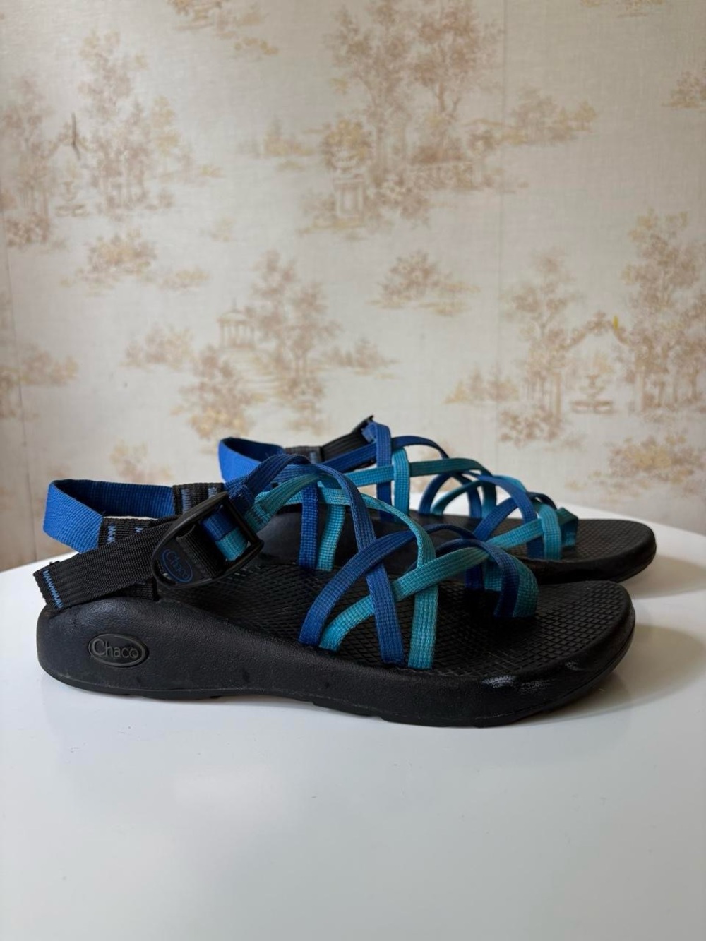 Chaco Z2 Blue and Black Multi-Strap Vibram Sandals Outdoor Gorpcore Size 8 US